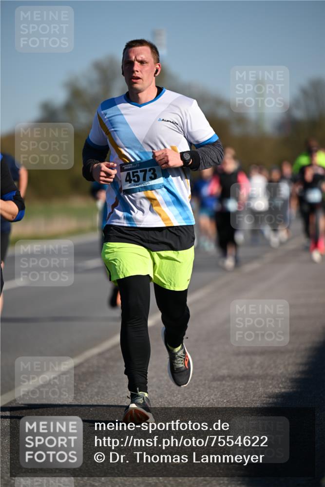 06.04.2025 - 44. Internationalen Wilhelmsburger Insellauf Dr. Thomas Lammeyer http://msf.ph/oto/7554622 06.04.2025 09:29:53 Laufen 4573 meine-sportfotos.de