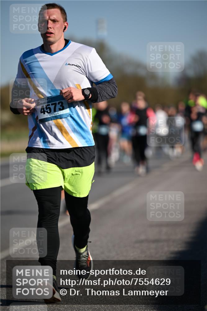 06.04.2025 - 44. Internationalen Wilhelmsburger Insellauf Dr. Thomas Lammeyer http://msf.ph/oto/7554629 06.04.2025 09:29:53 Laufen 4573 meine-sportfotos.de