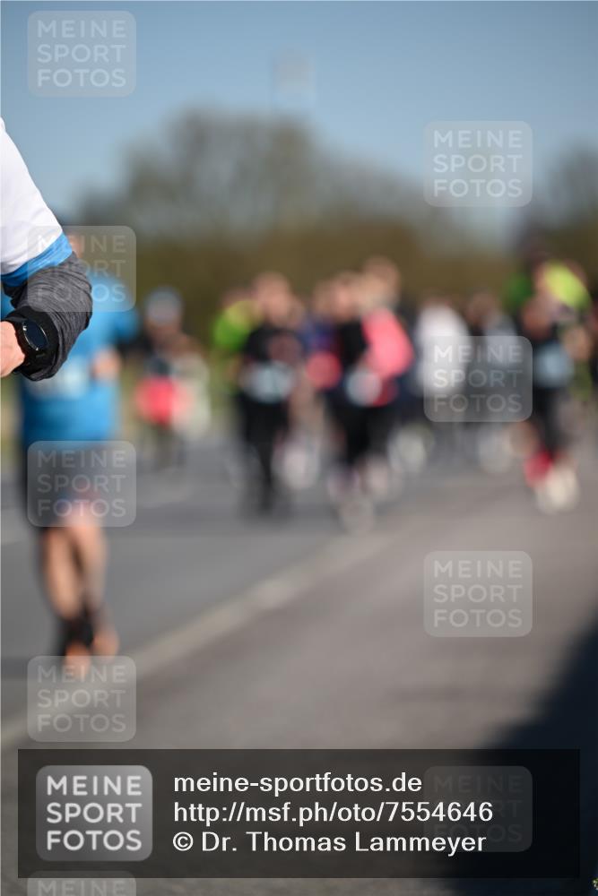 06.04.2025 - 44. Internationalen Wilhelmsburger Insellauf Dr. Thomas Lammeyer http://msf.ph/oto/7554646 06.04.2025 09:29:55 Laufen  meine-sportfotos.de