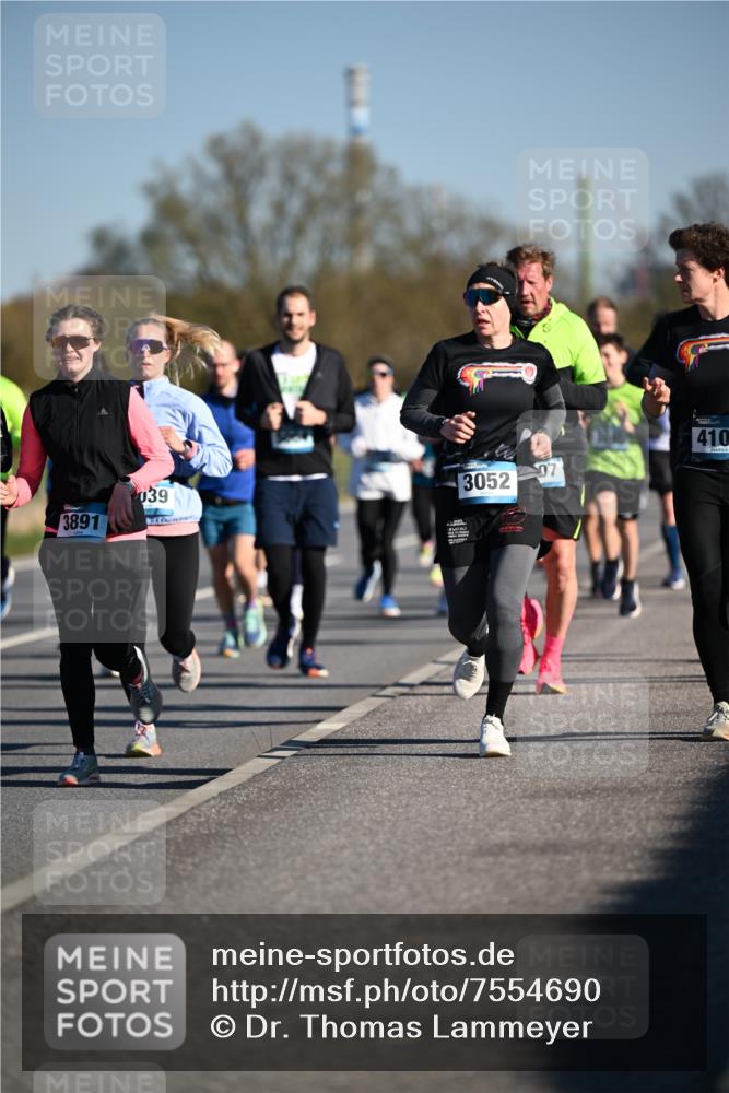 06.04.2025 - 44. Internationalen Wilhelmsburger Insellauf Dr. Thomas Lammeyer http://msf.ph/oto/7554690 06.04.2025 09:29:59 Laufen 3052, 07, 3891, 039, 410 meine-sportfotos.de