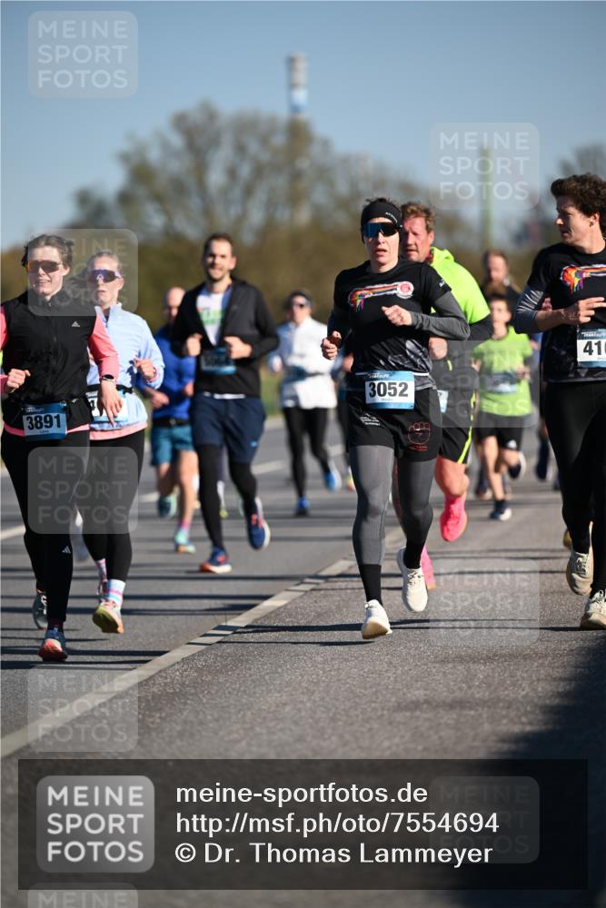 06.04.2025 - 44. Internationalen Wilhelmsburger Insellauf Dr. Thomas Lammeyer http://msf.ph/oto/7554694 06.04.2025 09:29:59 Laufen 3891, 3052, 41 meine-sportfotos.de