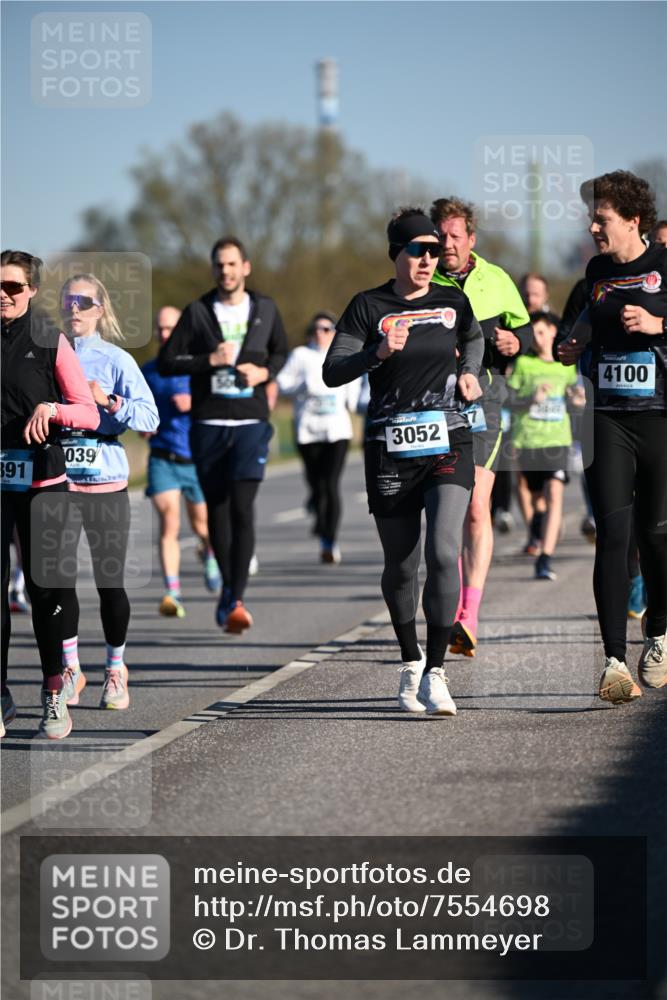 06.04.2025 - 44. Internationalen Wilhelmsburger Insellauf Dr. Thomas Lammeyer http://msf.ph/oto/7554698 06.04.2025 09:29:59 Laufen 039, 391, 3052, 4100 meine-sportfotos.de