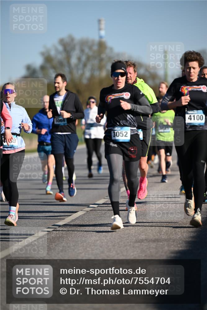 06.04.2025 - 44. Internationalen Wilhelmsburger Insellauf Dr. Thomas Lammeyer http://msf.ph/oto/7554704 06.04.2025 09:30:00 Laufen 3052, 4100 meine-sportfotos.de