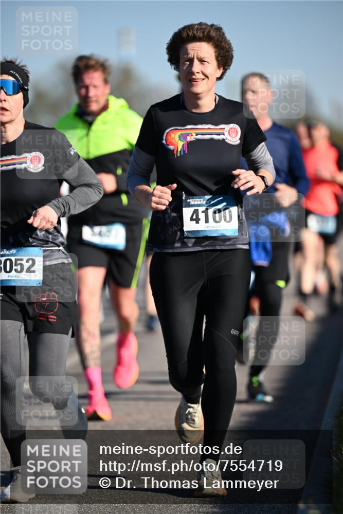 06.04.2025 - 44. Internationalen Wilhelmsburger Insellauf Dr. Thomas Lammeyer http://msf.ph/oto/7554719 06.04.2025 09:30:02 Laufen 1910, 3052, 1910, 4100 meine-sportfotos.de