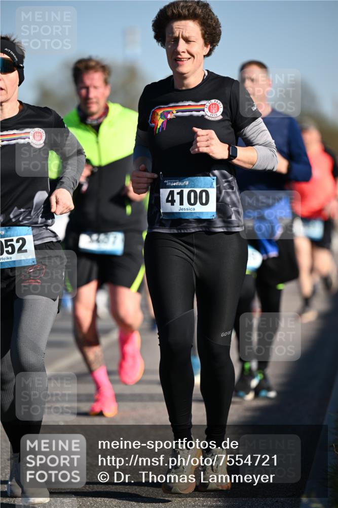 06.04.2025 - 44. Internationalen Wilhelmsburger Insellauf Dr. Thomas Lammeyer http://msf.ph/oto/7554721 06.04.2025 09:30:02 Laufen 052, 4100 meine-sportfotos.de