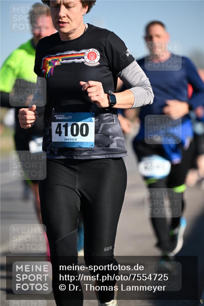 06.04.2025 - 44. Internationalen Wilhelmsburger Insellauf Dr. Thomas Lammeyer http://msf.ph/oto/7554725 06.04.2025 09:30:03 Laufen 4100, 1910 meine-sportfotos.de