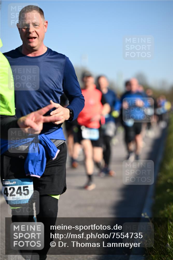 06.04.2025 - 44. Internationalen Wilhelmsburger Insellauf Dr. Thomas Lammeyer http://msf.ph/oto/7554735 06.04.2025 09:30:05 Laufen 4245 meine-sportfotos.de