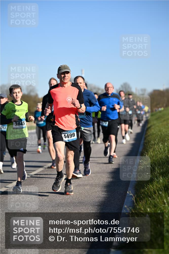 06.04.2025 - 44. Internationalen Wilhelmsburger Insellauf Dr. Thomas Lammeyer http://msf.ph/oto/7554746 06.04.2025 09:30:06 Laufen 3751, 3845, 4499 meine-sportfotos.de