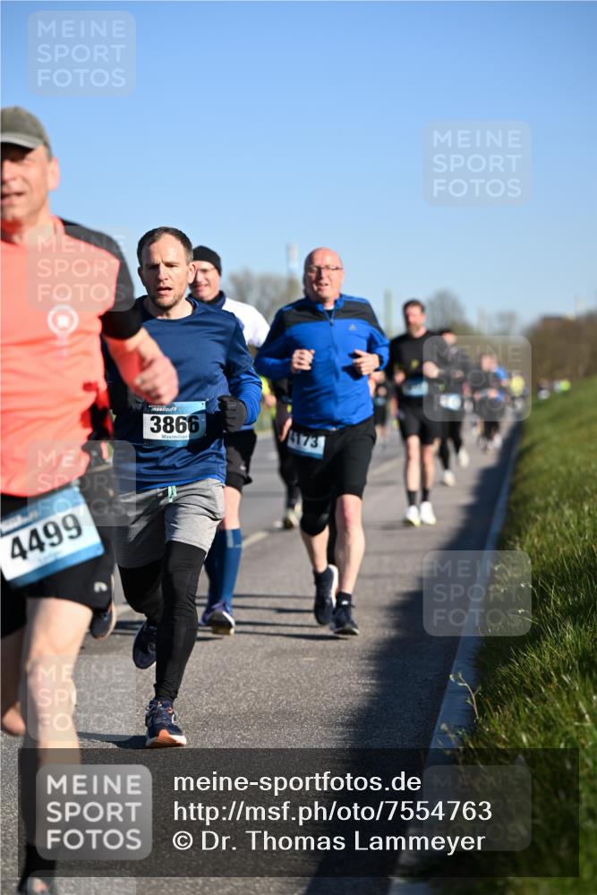 06.04.2025 - 44. Internationalen Wilhelmsburger Insellauf Dr. Thomas Lammeyer http://msf.ph/oto/7554763 06.04.2025 09:30:07 Laufen 4499, 3866, 173 meine-sportfotos.de