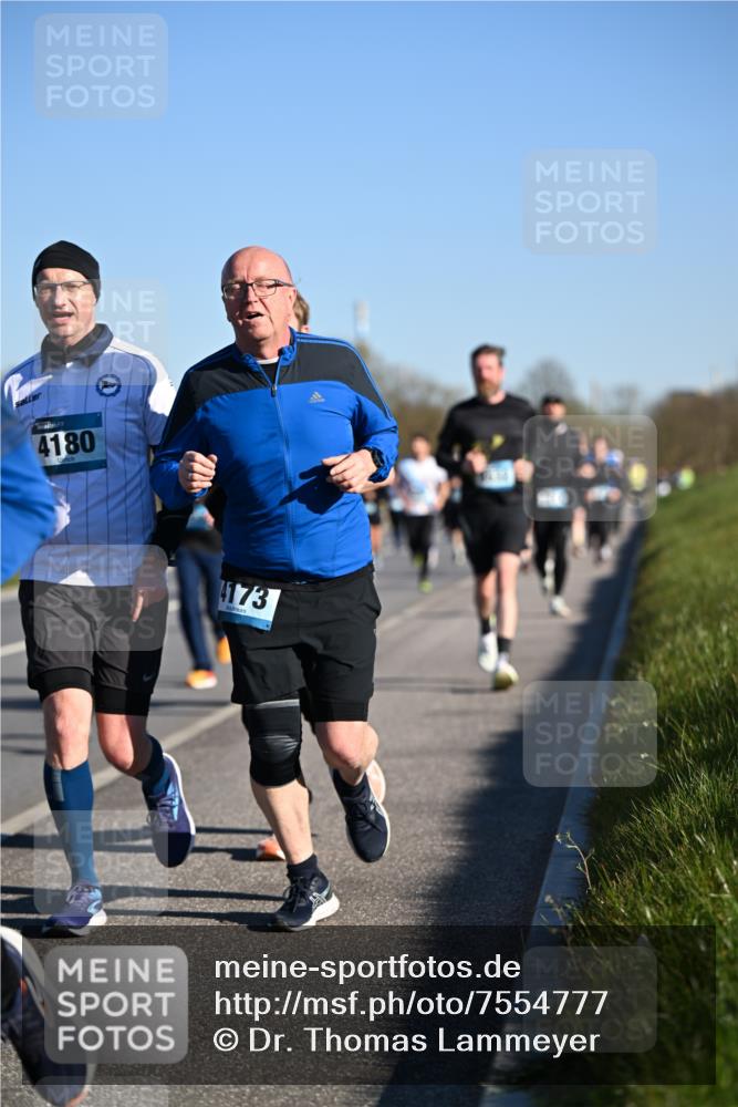 06.04.2025 - 44. Internationalen Wilhelmsburger Insellauf Dr. Thomas Lammeyer http://msf.ph/oto/7554777 06.04.2025 09:30:08 Laufen 4180, 4173 meine-sportfotos.de