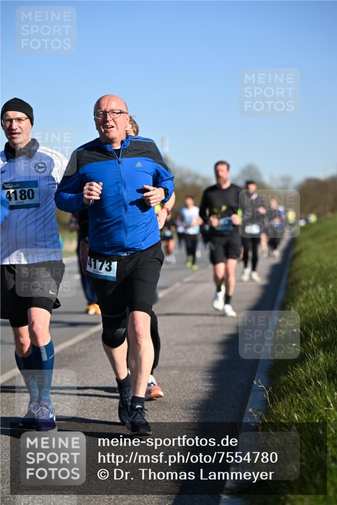 06.04.2025 - 44. Internationalen Wilhelmsburger Insellauf Dr. Thomas Lammeyer http://msf.ph/oto/7554780 06.04.2025 09:30:08 Laufen 4180, 4173 meine-sportfotos.de