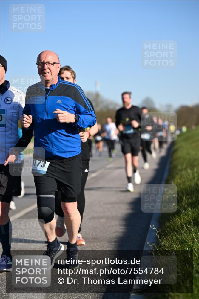 06.04.2025 - 44. Internationalen Wilhelmsburger Insellauf Dr. Thomas Lammeyer http://msf.ph/oto/7554784 06.04.2025 09:30:09 Laufen 173 meine-sportfotos.de