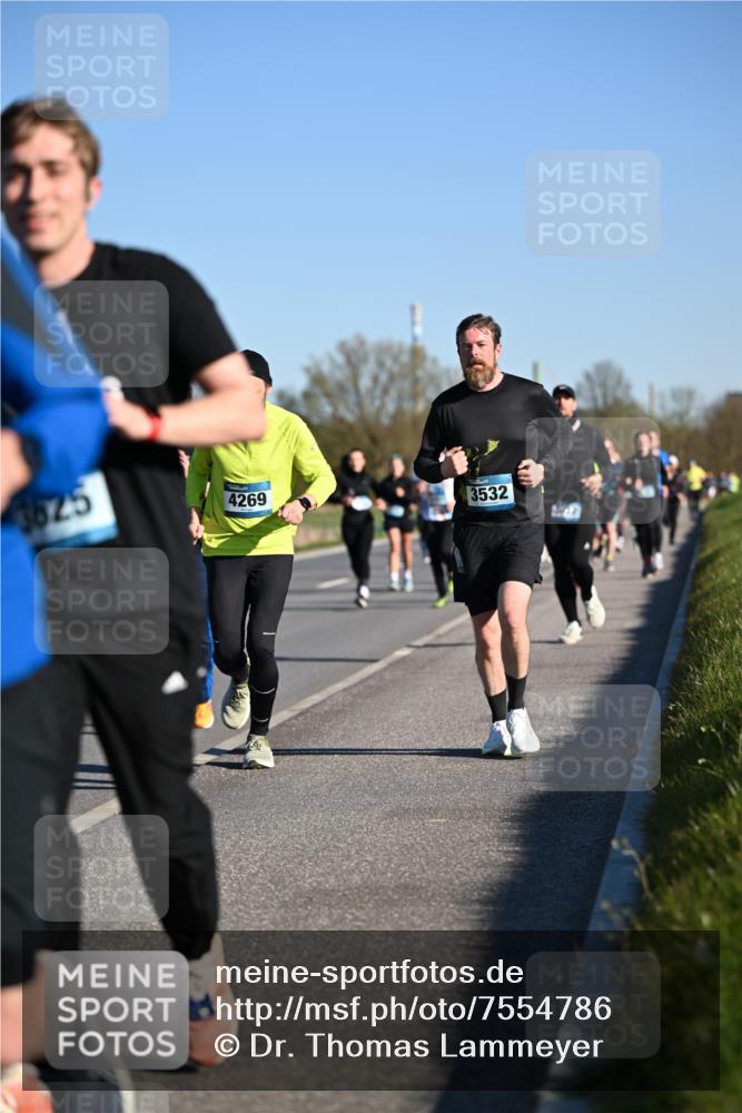 06.04.2025 - 44. Internationalen Wilhelmsburger Insellauf Dr. Thomas Lammeyer http://msf.ph/oto/7554786 06.04.2025 09:30:10 Laufen 3625, 4269, 3532 meine-sportfotos.de