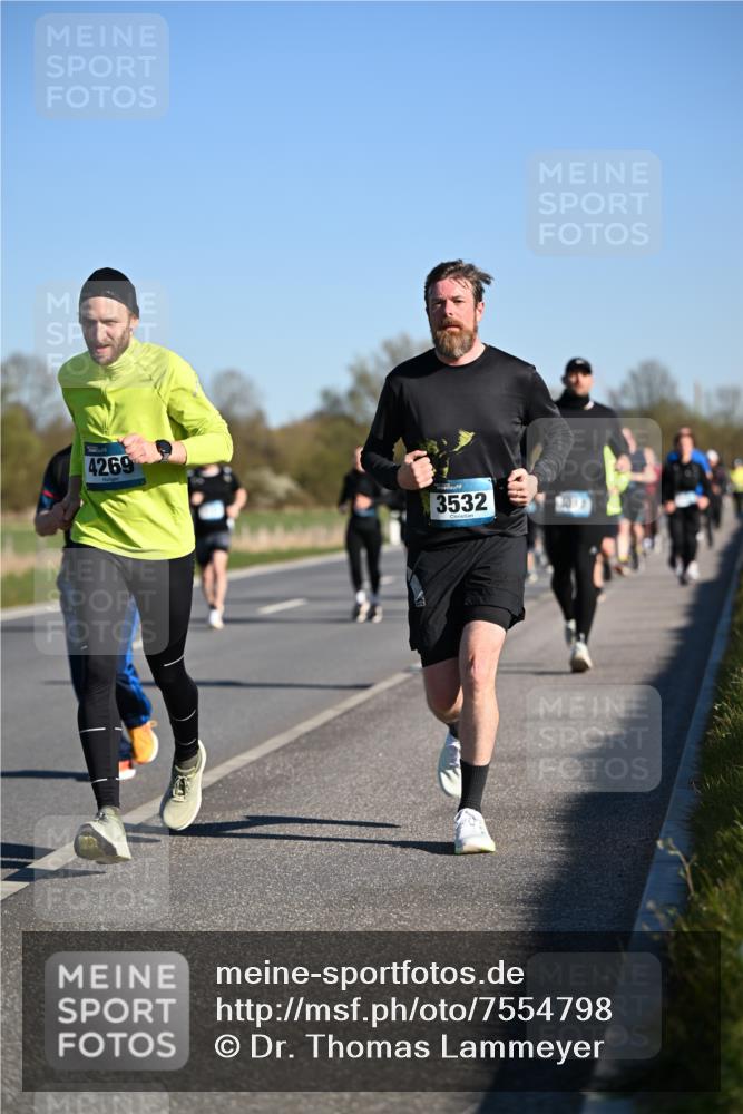 06.04.2025 - 44. Internationalen Wilhelmsburger Insellauf Dr. Thomas Lammeyer http://msf.ph/oto/7554798 06.04.2025 09:30:11 Laufen 4269, 3532, 3013 meine-sportfotos.de