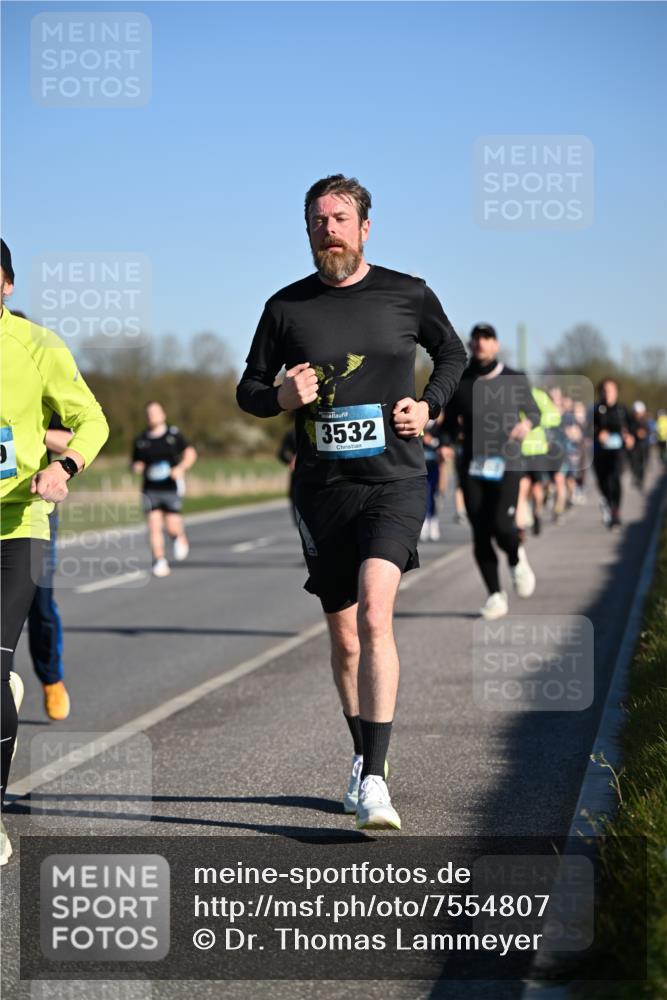 06.04.2025 - 44. Internationalen Wilhelmsburger Insellauf Dr. Thomas Lammeyer http://msf.ph/oto/7554807 06.04.2025 09:30:11 Laufen 3532 meine-sportfotos.de