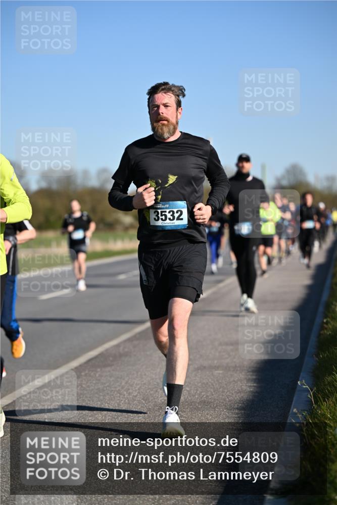 06.04.2025 - 44. Internationalen Wilhelmsburger Insellauf Dr. Thomas Lammeyer http://msf.ph/oto/7554809 06.04.2025 09:30:11 Laufen 3532 meine-sportfotos.de