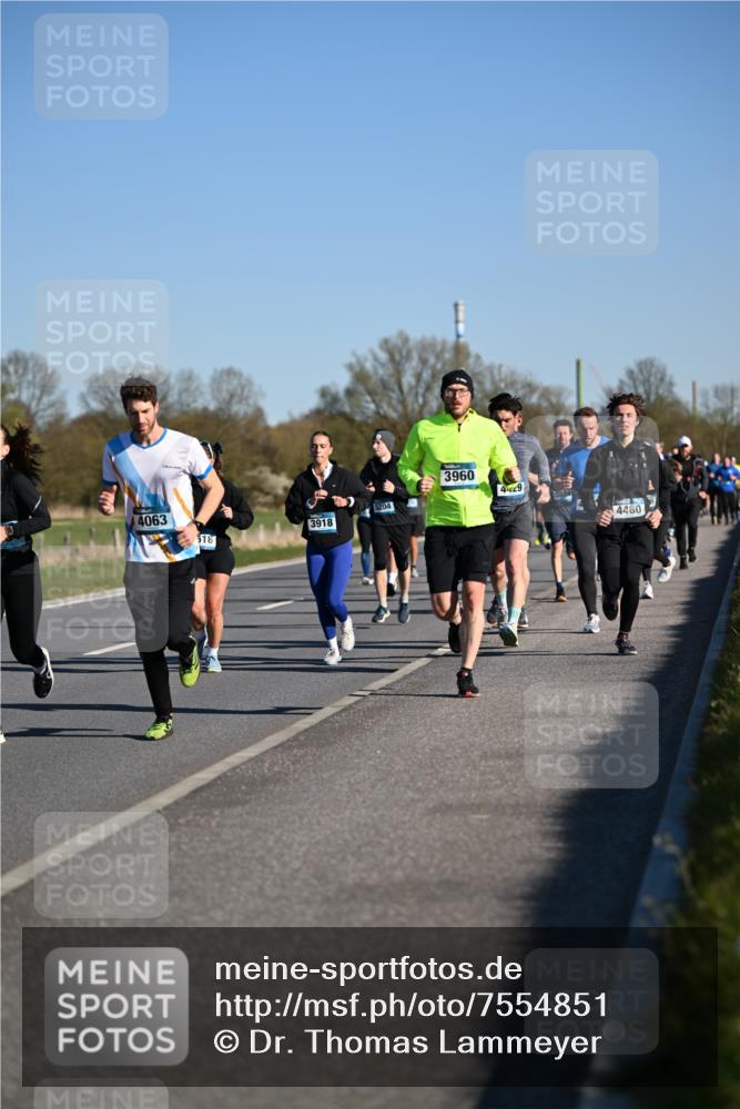 06.04.2025 - 44. Internationalen Wilhelmsburger Insellauf Dr. Thomas Lammeyer http://msf.ph/oto/7554851 06.04.2025 09:30:15 Laufen 4063, 518, 5204, 3918, 3960, 429, 4480 meine-sportfotos.de