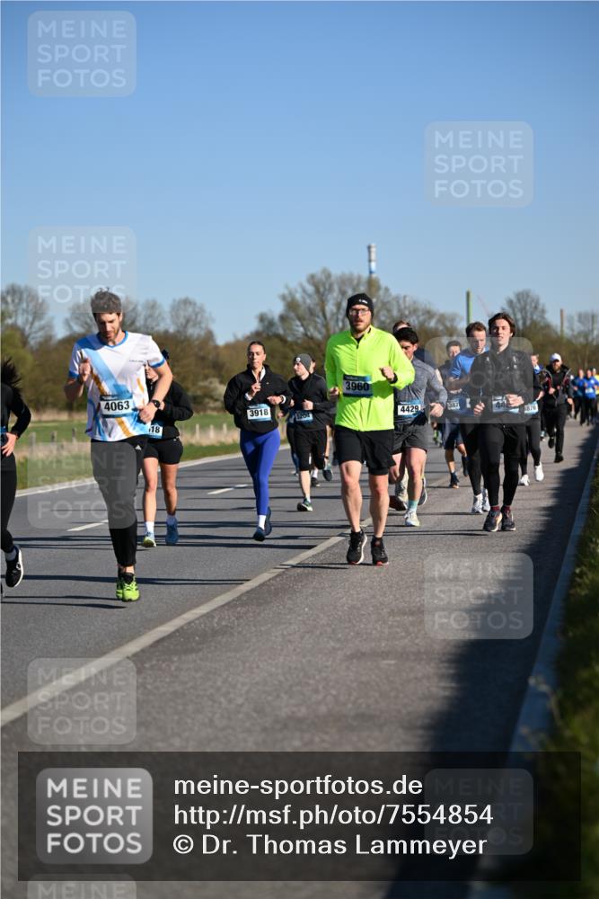 06.04.2025 - 44. Internationalen Wilhelmsburger Insellauf Dr. Thomas Lammeyer http://msf.ph/oto/7554854 06.04.2025 09:30:15 Laufen 4063, 18, 3918, 5204, 3960, 387, 4429, 8876 meine-sportfotos.de