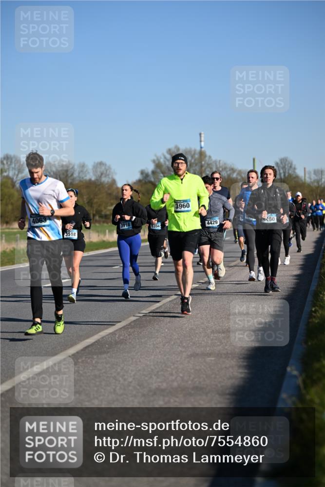 06.04.2025 - 44. Internationalen Wilhelmsburger Insellauf Dr. Thomas Lammeyer http://msf.ph/oto/7554860 06.04.2025 09:30:16 Laufen 4063, 3518, 3918, 5204, 3960, 4429, 4480 meine-sportfotos.de