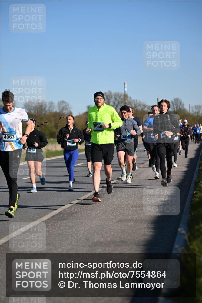 06.04.2025 - 44. Internationalen Wilhelmsburger Insellauf Dr. Thomas Lammeyer http://msf.ph/oto/7554864 06.04.2025 09:30:16 Laufen 4063, 3518, 391, 5204, 3960, 4429, 876 meine-sportfotos.de