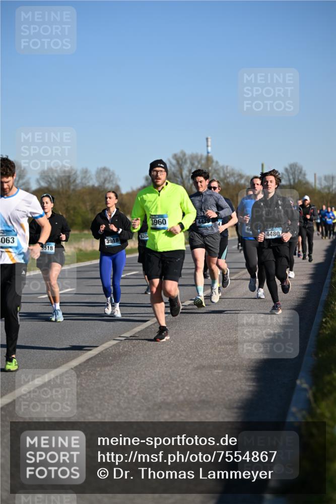 06.04.2025 - 44. Internationalen Wilhelmsburger Insellauf Dr. Thomas Lammeyer http://msf.ph/oto/7554867 06.04.2025 09:30:16 Laufen 063, 3518, 3918, 5204, 3960, 4, 4480 meine-sportfotos.de
