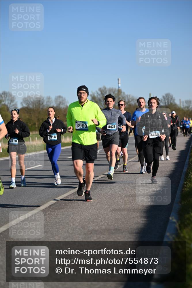 06.04.2025 - 44. Internationalen Wilhelmsburger Insellauf Dr. Thomas Lammeyer http://msf.ph/oto/7554873 06.04.2025 09:30:17 Laufen 3918, 3518, 3960, 4429, 4480 meine-sportfotos.de