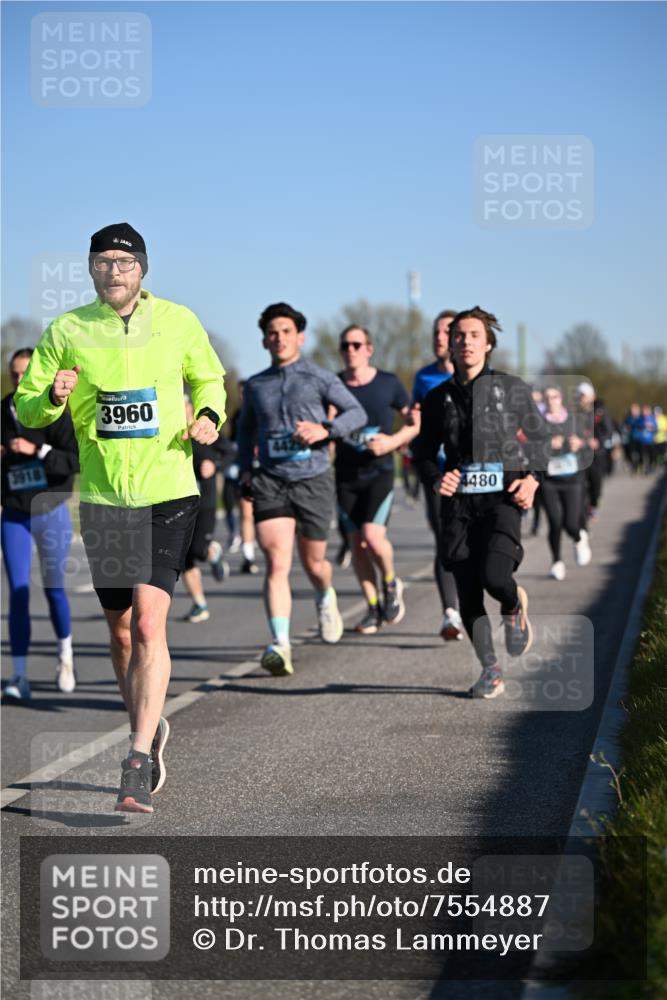 06.04.2025 - 44. Internationalen Wilhelmsburger Insellauf Dr. Thomas Lammeyer http://msf.ph/oto/7554887 06.04.2025 09:30:18 Laufen 3918, 3960, 4480 meine-sportfotos.de