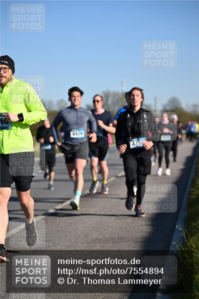 06.04.2025 - 44. Internationalen Wilhelmsburger Insellauf Dr. Thomas Lammeyer http://msf.ph/oto/7554894 06.04.2025 09:30:18 Laufen 60, 448 meine-sportfotos.de