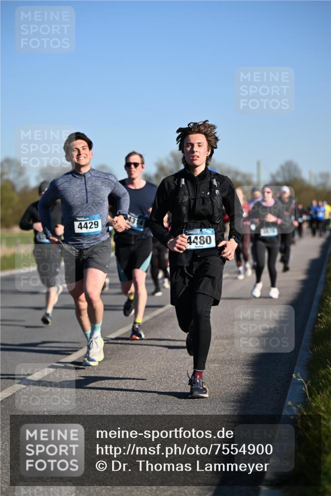 06.04.2025 - 44. Internationalen Wilhelmsburger Insellauf Dr. Thomas Lammeyer http://msf.ph/oto/7554900 06.04.2025 09:30:19 Laufen 4429, 4480 meine-sportfotos.de