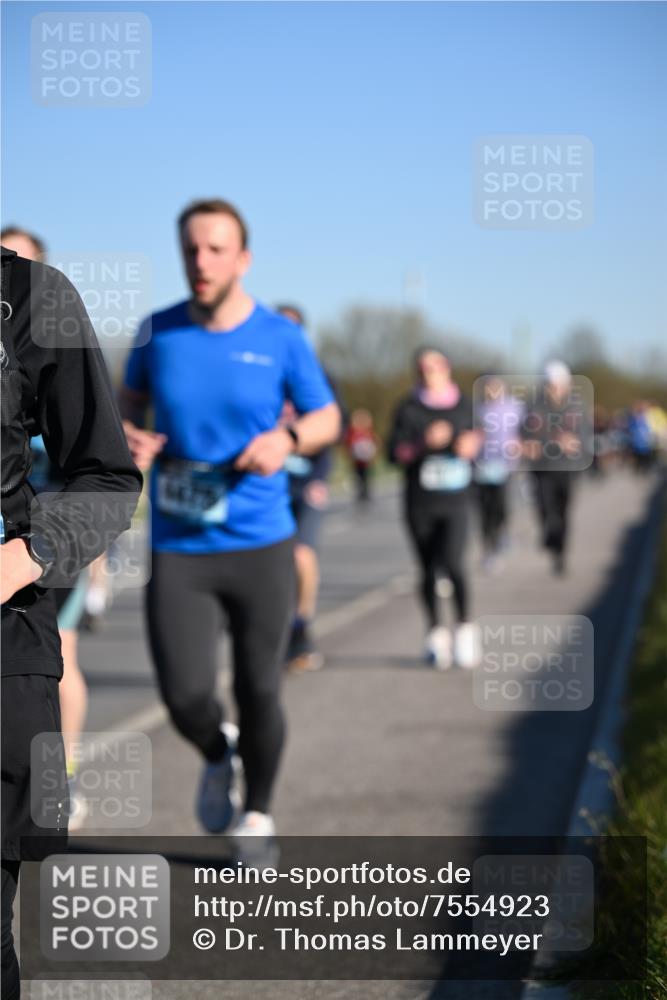 06.04.2025 - 44. Internationalen Wilhelmsburger Insellauf Dr. Thomas Lammeyer http://msf.ph/oto/7554923 06.04.2025 09:30:20 Laufen  meine-sportfotos.de