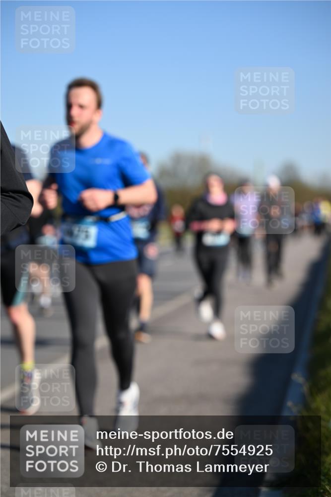 06.04.2025 - 44. Internationalen Wilhelmsburger Insellauf Dr. Thomas Lammeyer http://msf.ph/oto/7554925 06.04.2025 09:30:20 Laufen  meine-sportfotos.de