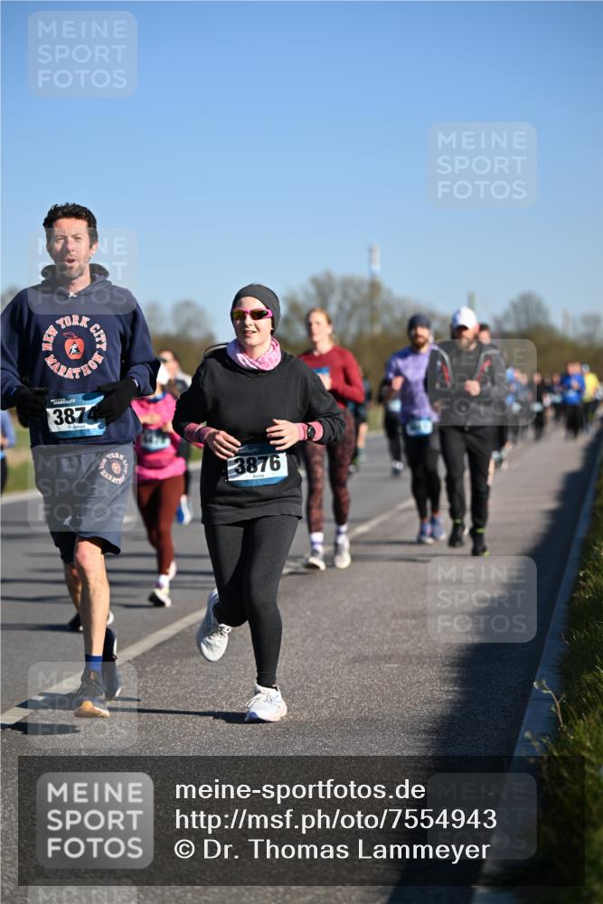 06.04.2025 - 44. Internationalen Wilhelmsburger Insellauf Dr. Thomas Lammeyer http://msf.ph/oto/7554943 06.04.2025 09:30:22 Laufen 3874, 3876 meine-sportfotos.de