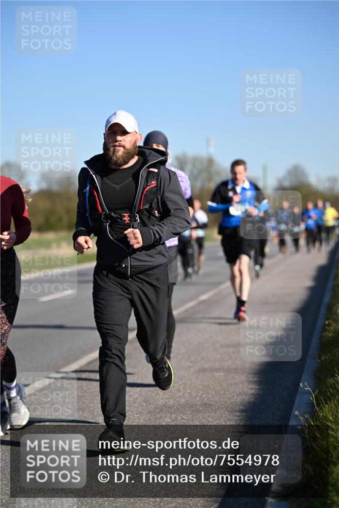 06.04.2025 - 44. Internationalen Wilhelmsburger Insellauf Dr. Thomas Lammeyer http://msf.ph/oto/7554978 06.04.2025 09:30:25 Laufen  meine-sportfotos.de