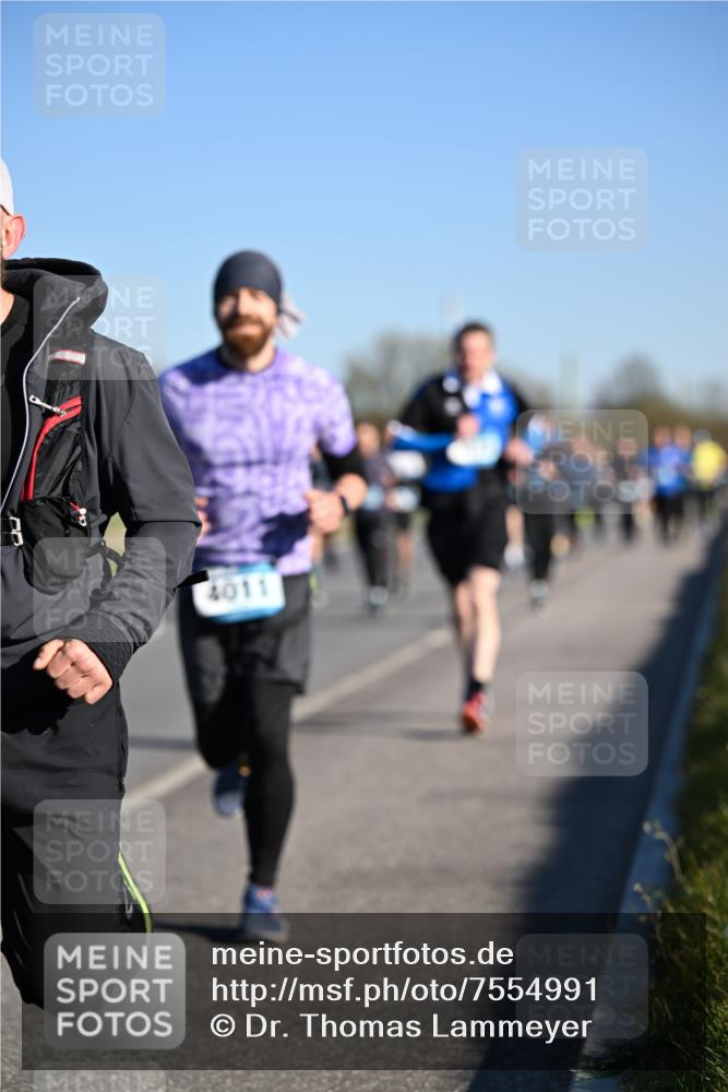 06.04.2025 - 44. Internationalen Wilhelmsburger Insellauf Dr. Thomas Lammeyer http://msf.ph/oto/7554991 06.04.2025 09:30:26 Laufen 4011 meine-sportfotos.de
