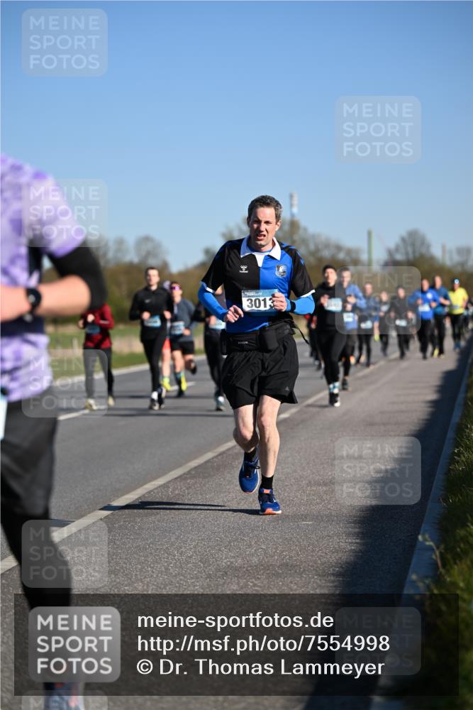 06.04.2025 - 44. Internationalen Wilhelmsburger Insellauf Dr. Thomas Lammeyer http://msf.ph/oto/7554998 06.04.2025 09:30:26 Laufen 3013 meine-sportfotos.de