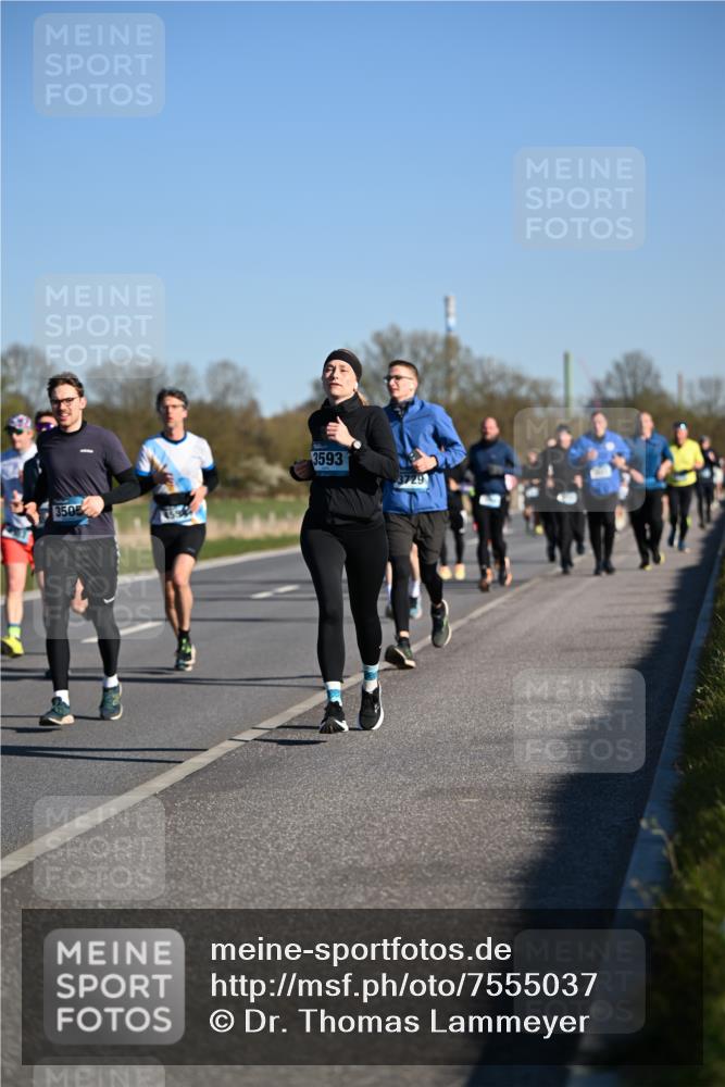 06.04.2025 - 44. Internationalen Wilhelmsburger Insellauf Dr. Thomas Lammeyer http://msf.ph/oto/7555037 06.04.2025 09:30:30 Laufen 3505, 3593, 3729 meine-sportfotos.de