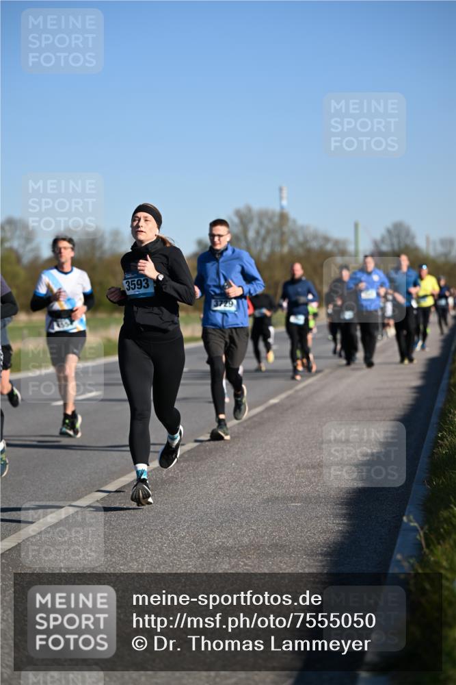 06.04.2025 - 44. Internationalen Wilhelmsburger Insellauf Dr. Thomas Lammeyer http://msf.ph/oto/7555050 06.04.2025 09:30:31 Laufen 3593, 3729 meine-sportfotos.de