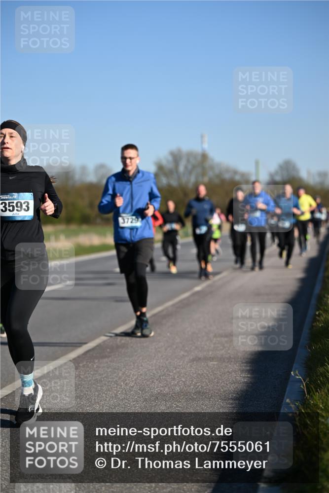 06.04.2025 - 44. Internationalen Wilhelmsburger Insellauf Dr. Thomas Lammeyer http://msf.ph/oto/7555061 06.04.2025 09:30:32 Laufen 3593, 3729 meine-sportfotos.de