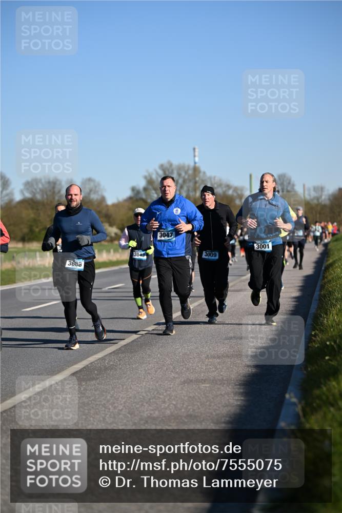 06.04.2025 - 44. Internationalen Wilhelmsburger Insellauf Dr. Thomas Lammeyer http://msf.ph/oto/7555075 06.04.2025 09:30:35 Laufen 3688, 3043, 3047, 3009, 3001 meine-sportfotos.de
