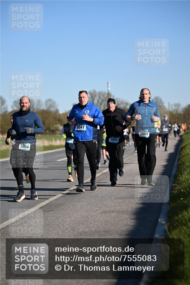 06.04.2025 - 44. Internationalen Wilhelmsburger Insellauf Dr. Thomas Lammeyer http://msf.ph/oto/7555083 06.04.2025 09:30:36 Laufen 3688, 3043, 3047, 3009, 3001 meine-sportfotos.de