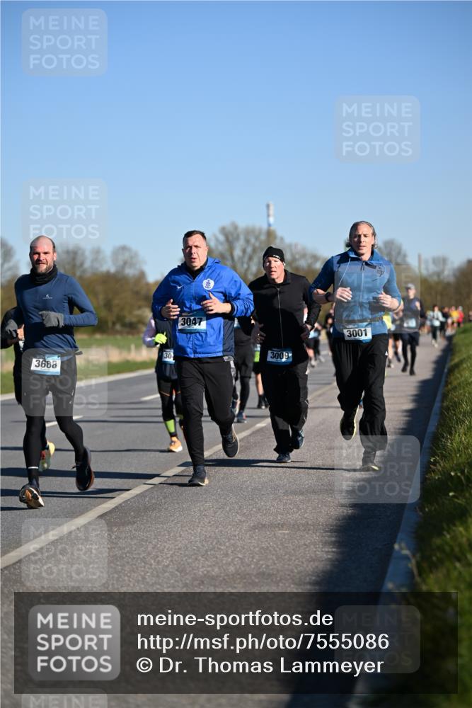 06.04.2025 - 44. Internationalen Wilhelmsburger Insellauf Dr. Thomas Lammeyer http://msf.ph/oto/7555086 06.04.2025 09:30:36 Laufen 3688, 30, 3047, 3009, 3001 meine-sportfotos.de