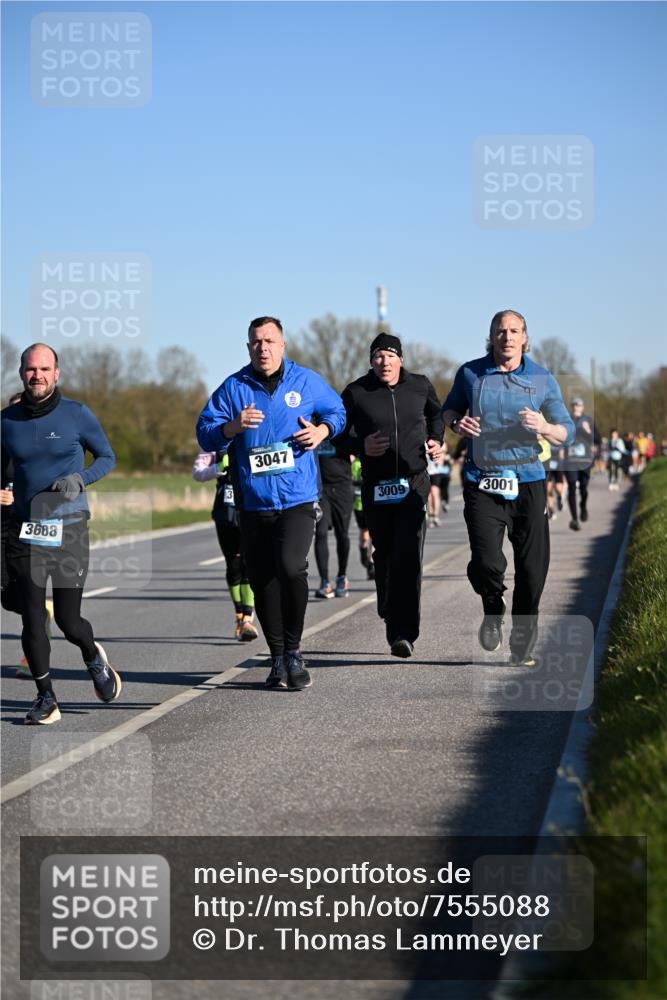 06.04.2025 - 44. Internationalen Wilhelmsburger Insellauf Dr. Thomas Lammeyer http://msf.ph/oto/7555088 06.04.2025 09:30:36 Laufen 3688, 3047, 3009, 3001 meine-sportfotos.de