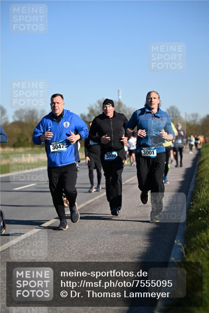 06.04.2025 - 44. Internationalen Wilhelmsburger Insellauf Dr. Thomas Lammeyer http://msf.ph/oto/7555095 06.04.2025 09:30:37 Laufen 3047, 3009, 3001 meine-sportfotos.de