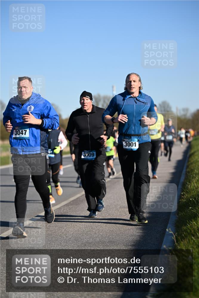06.04.2025 - 44. Internationalen Wilhelmsburger Insellauf Dr. Thomas Lammeyer http://msf.ph/oto/7555103 06.04.2025 09:30:37 Laufen 3047, 3009, 3001 meine-sportfotos.de