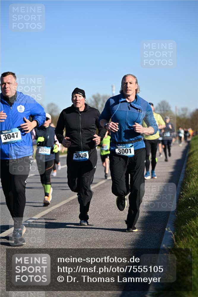 06.04.2025 - 44. Internationalen Wilhelmsburger Insellauf Dr. Thomas Lammeyer http://msf.ph/oto/7555105 06.04.2025 09:30:37 Laufen 3047, 3043, 3009, 3001 meine-sportfotos.de