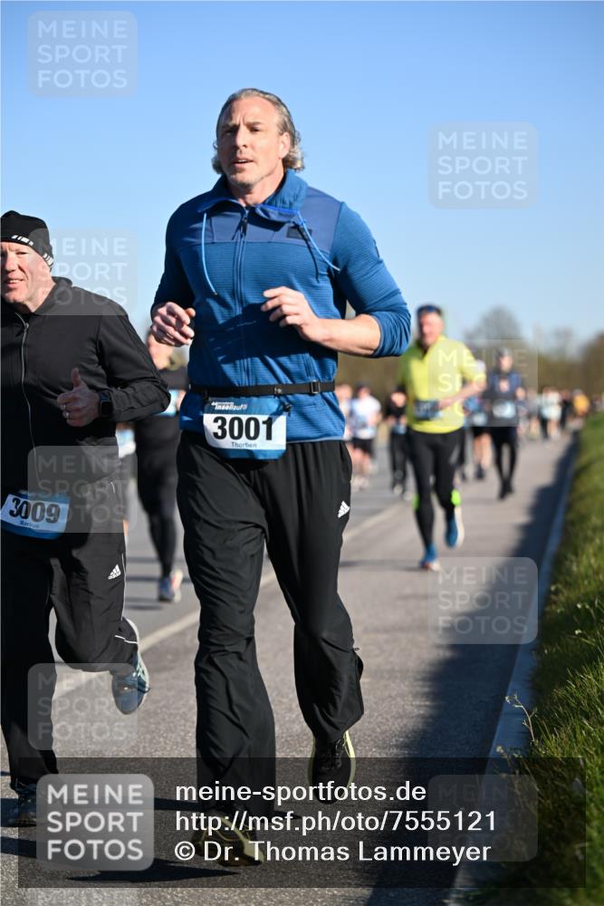 06.04.2025 - 44. Internationalen Wilhelmsburger Insellauf Dr. Thomas Lammeyer http://msf.ph/oto/7555121 06.04.2025 09:30:38 Laufen 3009, 3001 meine-sportfotos.de