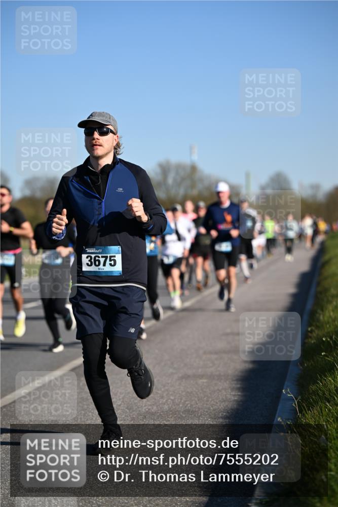 06.04.2025 - 44. Internationalen Wilhelmsburger Insellauf Dr. Thomas Lammeyer http://msf.ph/oto/7555202 06.04.2025 09:30:45 Laufen 3675 meine-sportfotos.de