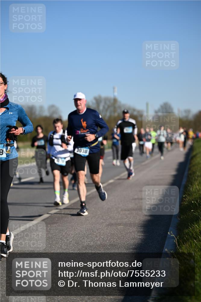 06.04.2025 - 44. Internationalen Wilhelmsburger Insellauf Dr. Thomas Lammeyer http://msf.ph/oto/7555233 06.04.2025 09:30:48 Laufen 3038, 9 meine-sportfotos.de