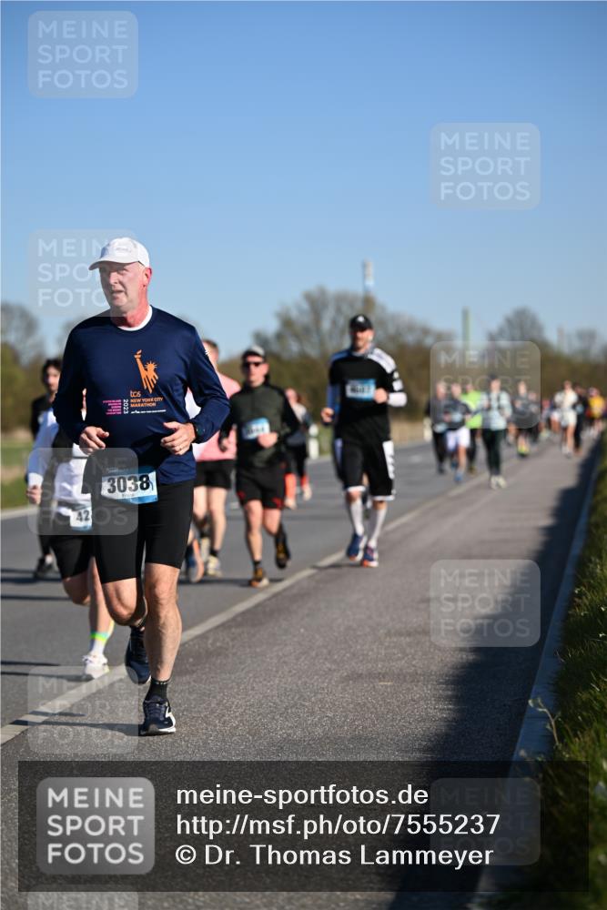 06.04.2025 - 44. Internationalen Wilhelmsburger Insellauf Dr. Thomas Lammeyer http://msf.ph/oto/7555237 06.04.2025 09:30:49 Laufen 3038 meine-sportfotos.de