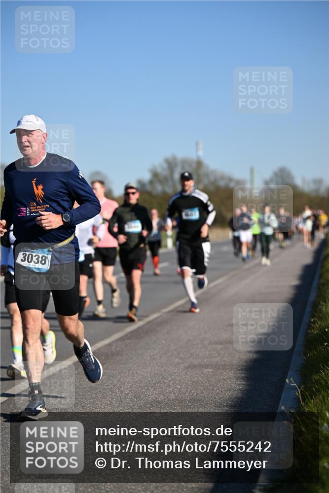 06.04.2025 - 44. Internationalen Wilhelmsburger Insellauf Dr. Thomas Lammeyer http://msf.ph/oto/7555242 06.04.2025 09:30:49 Laufen 3038 meine-sportfotos.de